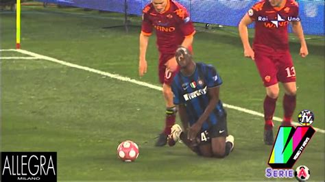 francesco totti booting balotelli.